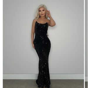 Bought this dress from Alglist for prom, and couldn't fit it(NEVER WORN)